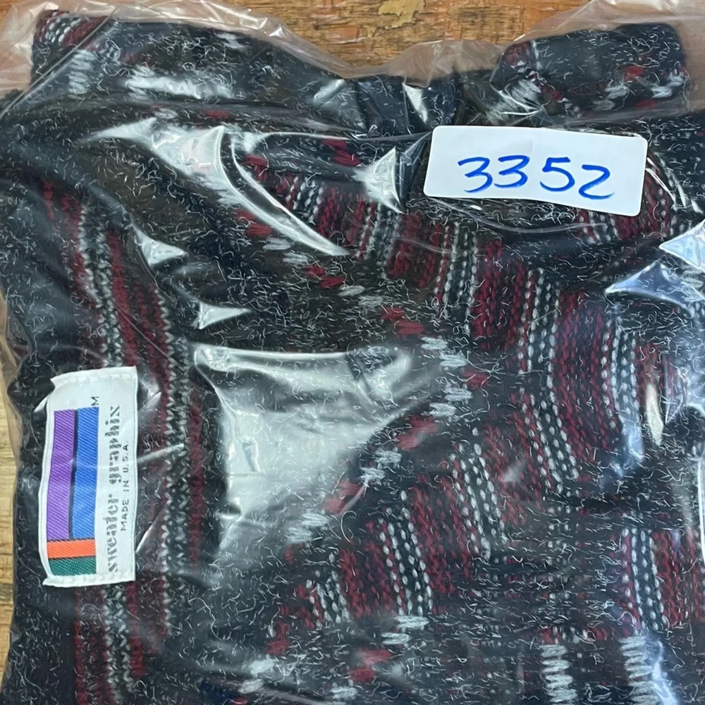 Vintage Sweater Graphix Bold Stripe Pattern Grandpa style sweater Small?